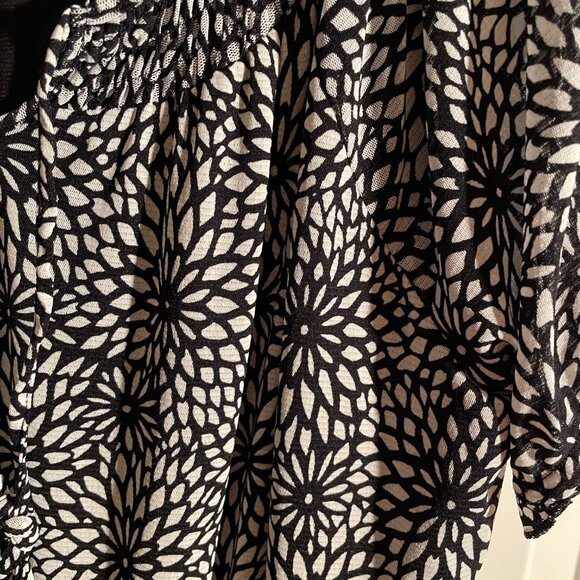 Ladies short sleeve Croft and Barrow shirt size extra large black and white - Picture 2 of 2